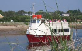 ss lobster roll boat in water